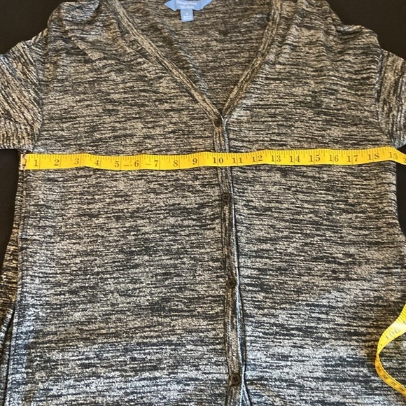 Vera Wang Grey/Black Button Up Cardigan Side Slits Size S - Picture 8 of 10